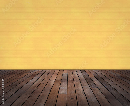 Raum mit Holzboden und Wand in Wischtechnik