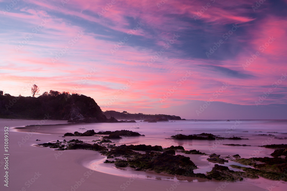 Obraz premium Glasshouse Rocks Beach at Sunset