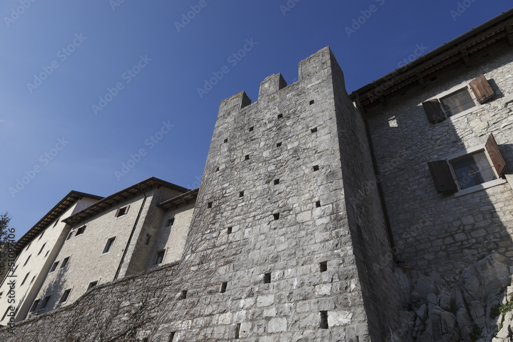Le fortificazioni di Castalmonte