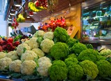 Choice of cauliflowers on market's counter