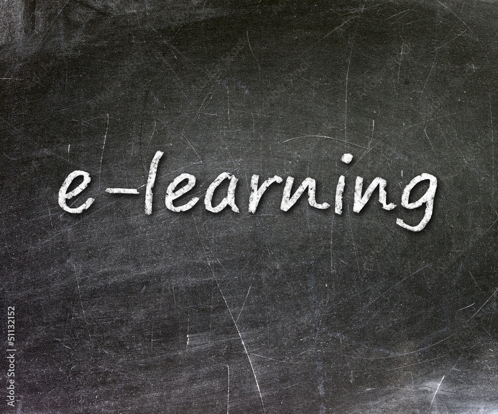 Fototapeta premium E-learning school written on a chalkboard