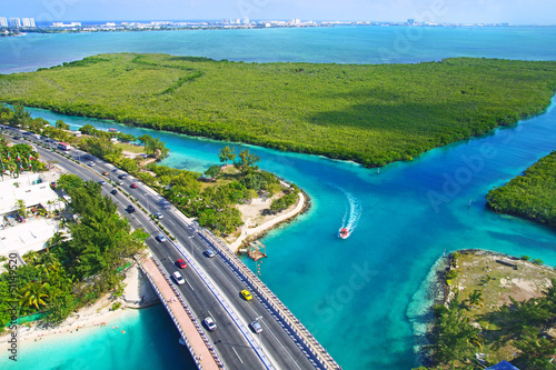 vue aérienne du lagon de Cancun