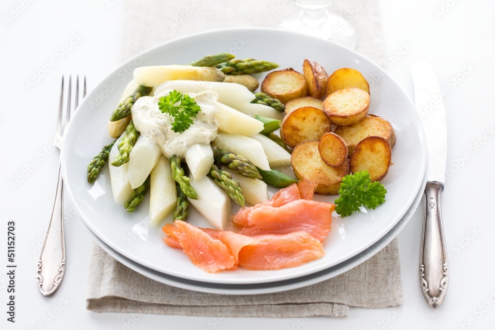 Green and white asparagus, potatoes and salmon Green and white asparagus, potatoes and salmon