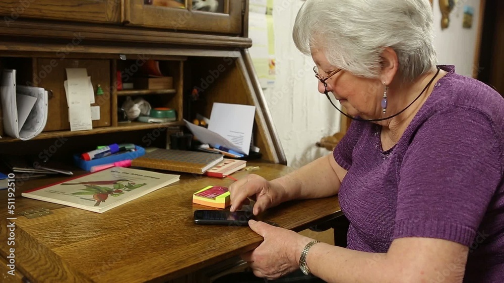 Oma bedient Smartphone