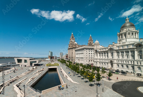 Fotobehang 176 - view from liverpool museum