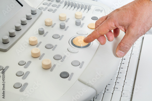 Hand Operating Ultrasound Machine