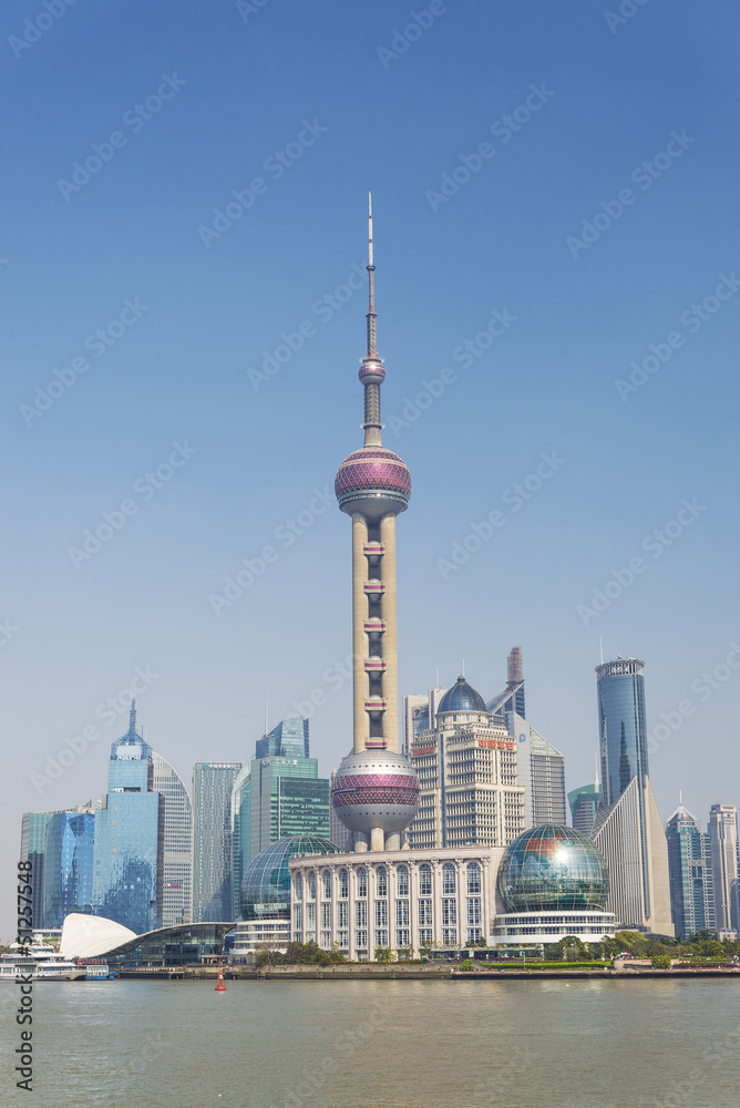 Naklejka premium Pudong Skyline w Szanghaju w Chinach