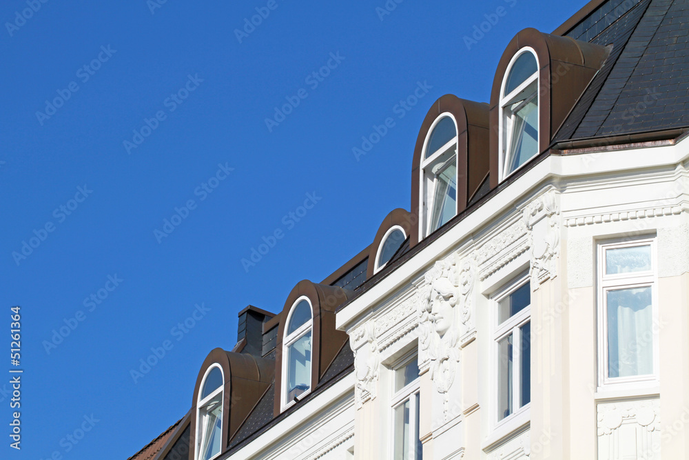 Obraz premium Kupferrunddachgauben