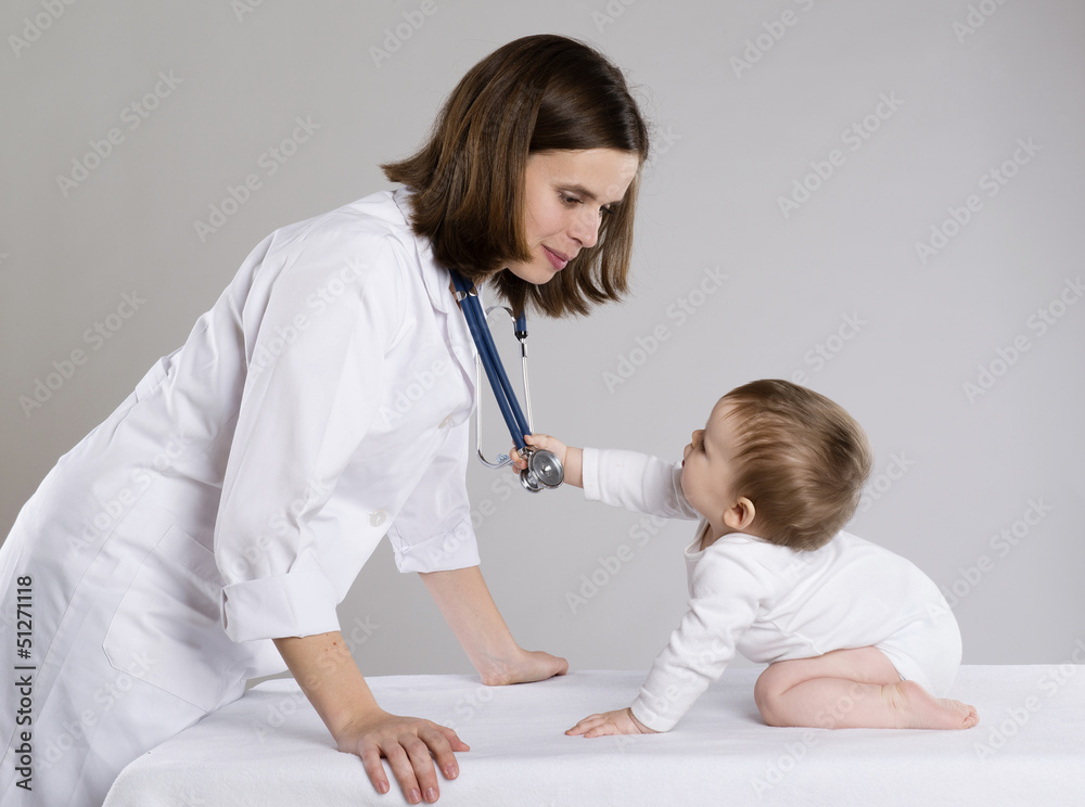 Obraz premium Doctor and baby