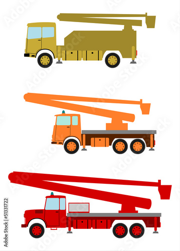Wysięgnik hydrauliczny na ciężarówce.