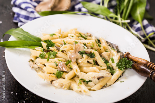 Pasta mit Pilzen und Bärlauch