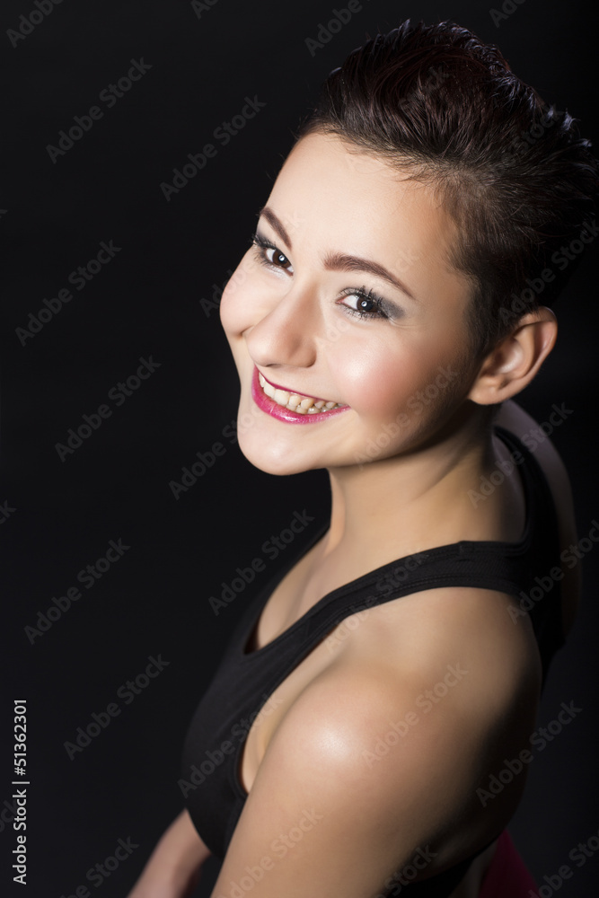 portrait einer jungen sportlichen frau