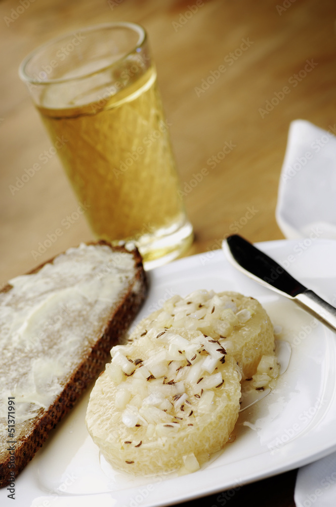 Handkaese mit Musik, traditional hessian meal
