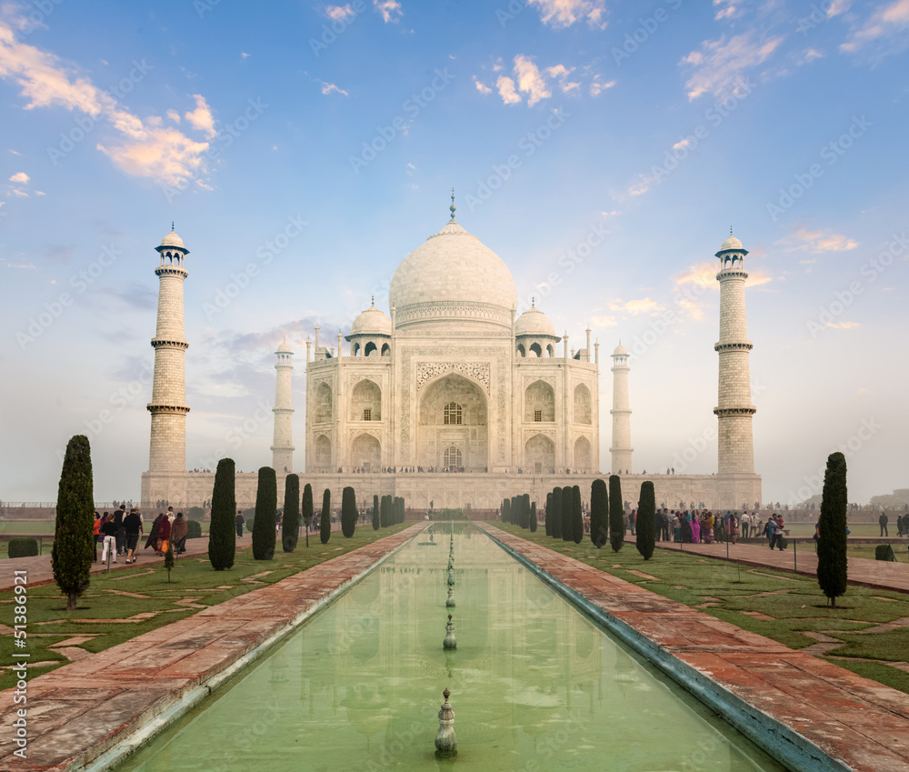 Obraz premium Taj Mahal on sunrise sunset, Agra, India