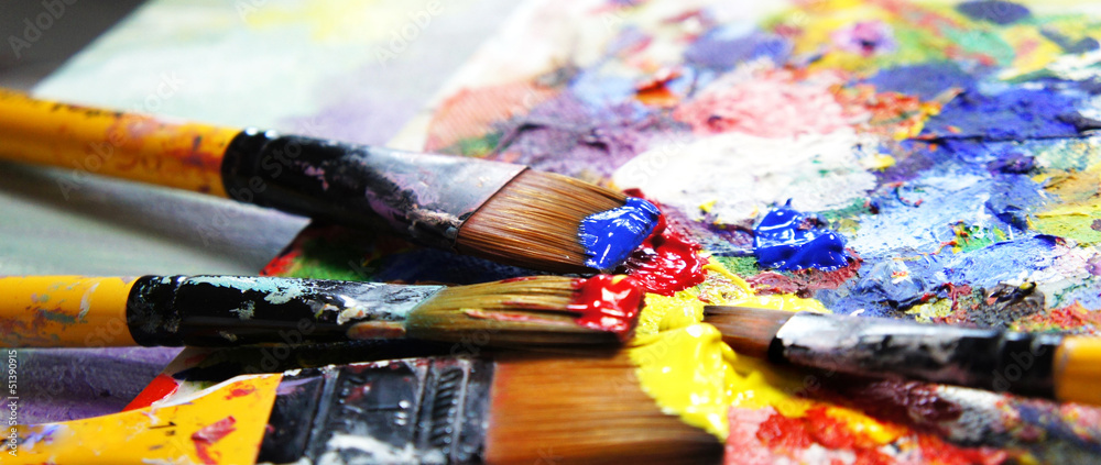 Obraz premium Vivid strokes and paintbrushes
