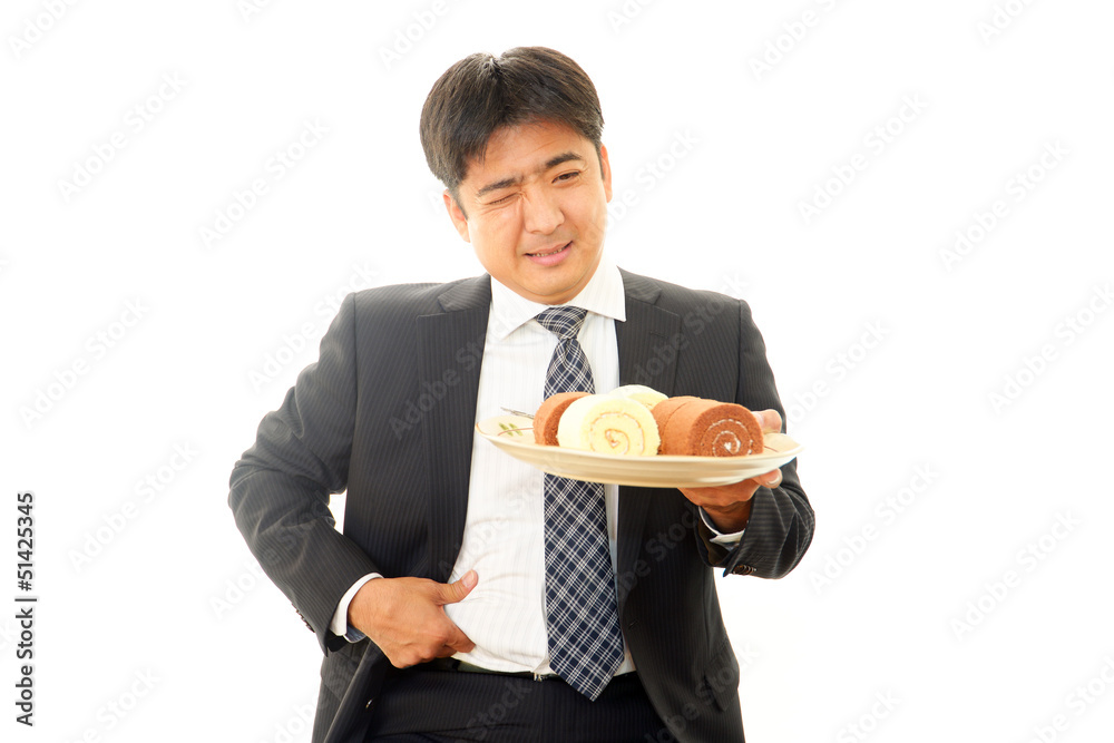 皮下脂肪を気にする男性