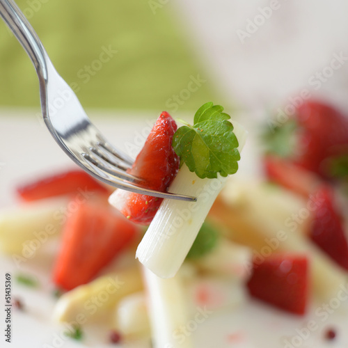 Erdbeer Spargel Salat