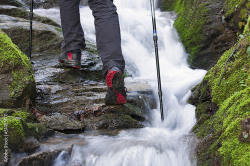 Wandern entlang des Bachs photo