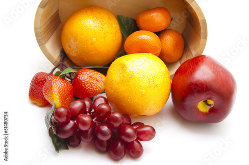 Plastik Obst auf weißem Hintergrund