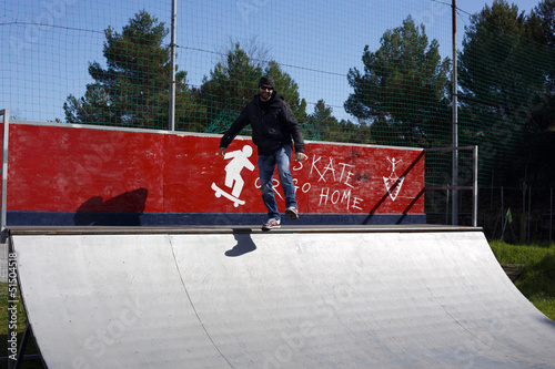 Man fantasize skateboarding