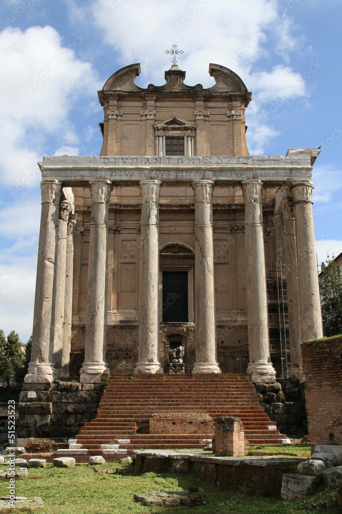 Temple d'Antoninus et Faustina, dans le Forum Romain