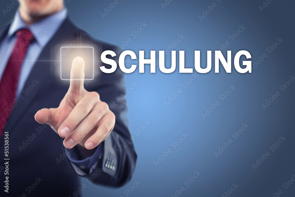 Mann tippt auf Display Schulung Mann tippt auf Display Schulung