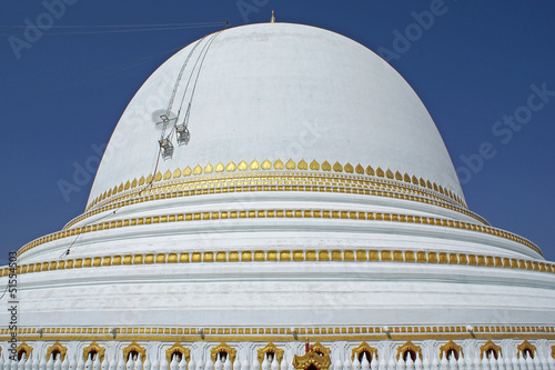 Kaunghmudaw Pagode, Sagain, Myanmar photo