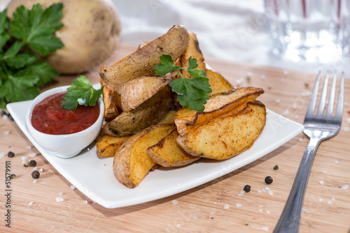 Potato Wedges with Parsley and Sauce