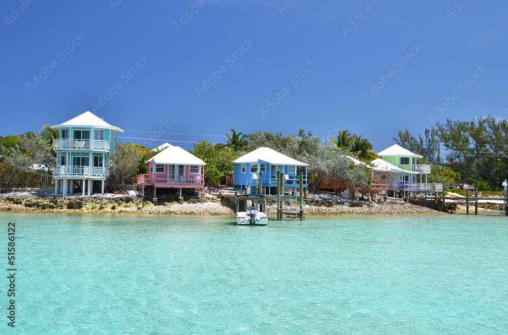Fototapeta premium Colorful houses at Exuma Cays, Bahamas