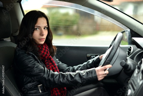 Femme Conduisant Une Voiture © muro