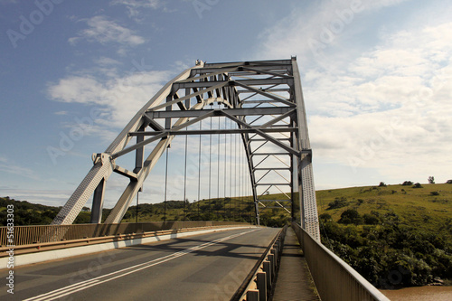 Fototapeta Naklejka Na Ścianę i Meble -  Arch Bridge Over Mtamvuma River
