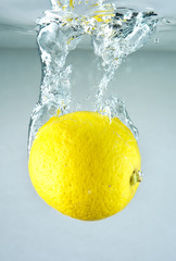Deken met foto Opspattend water Lemon  © tbagaric