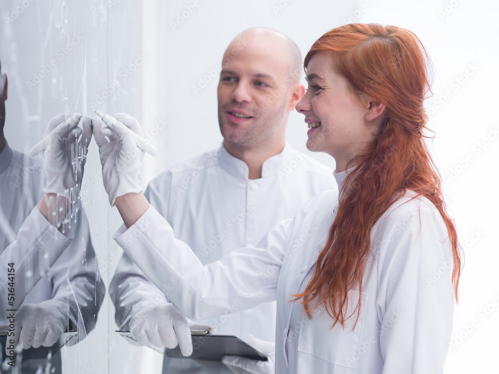 Obraz premium student handwriting in a lab