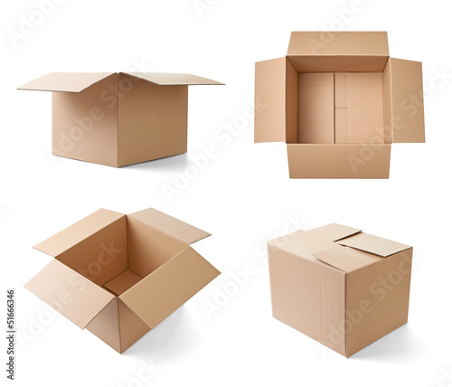 cardboard box package moving transportation delivery © Lumos sp