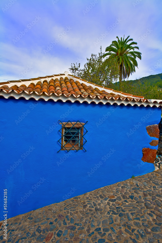 canary islands, la palma : tirajafe, blue house
