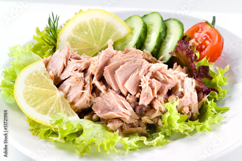 tuna with vegetable salad