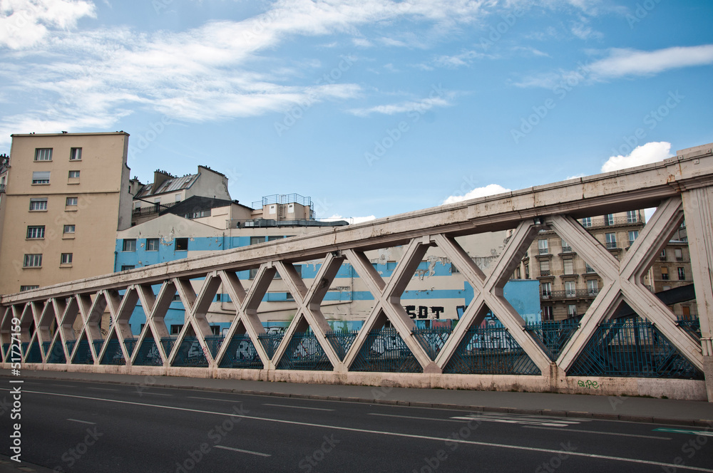 pont gare du Nord à Paris