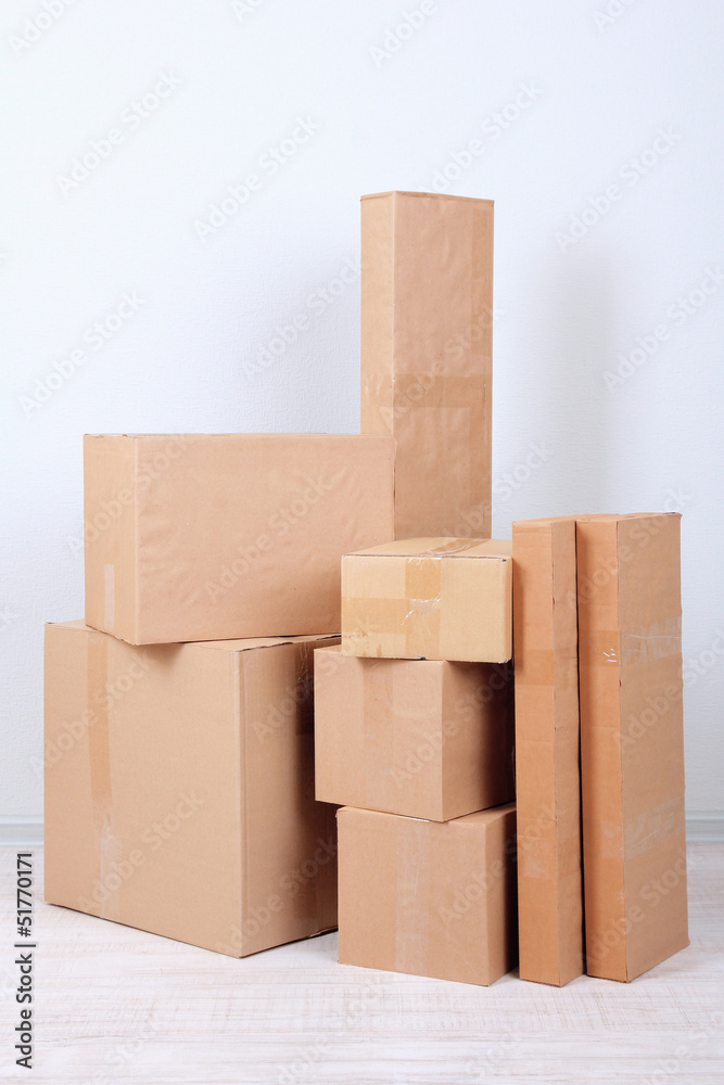 Obraz premium Different cardboard boxes in room