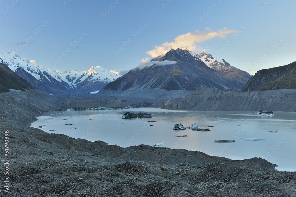 Tasman glacier and glacier lake, mt cook national park, new zeal
