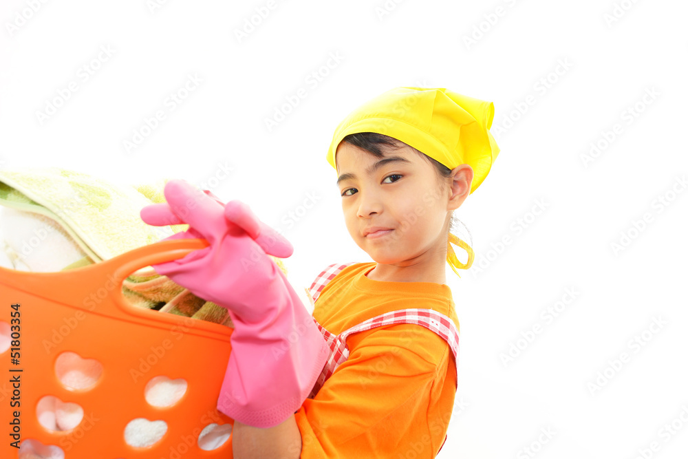 家事の手伝いをする女の子 家事の手伝いをする女の子