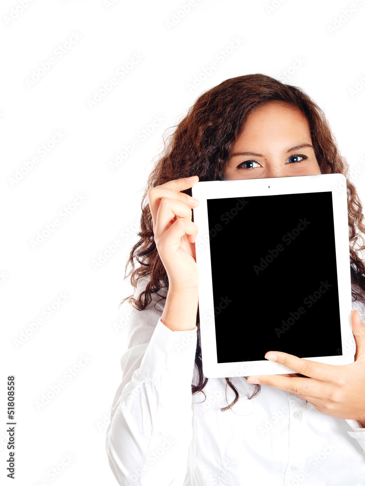 mädchen mit tablet pc in der hand