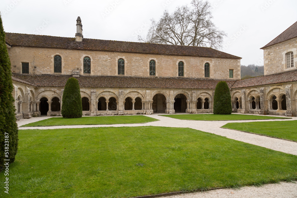 Cloître de l'abbaye de Fontenay