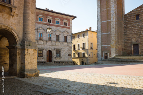 morning in the Tuscan town photo