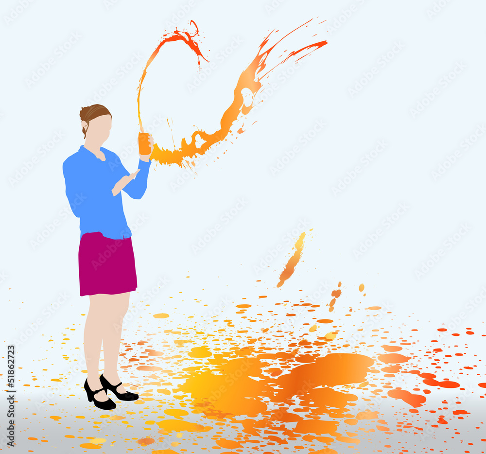 Femme qui boit du soda orange