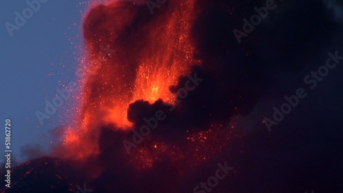 Fontana di lava photo