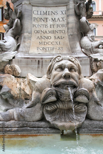 Fontaine de la Piazza della Rotanda photo