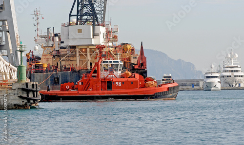 platform ship with tug ship