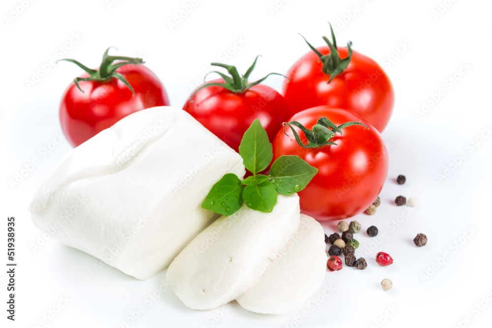 Mozzarella, tomatoes and pepper