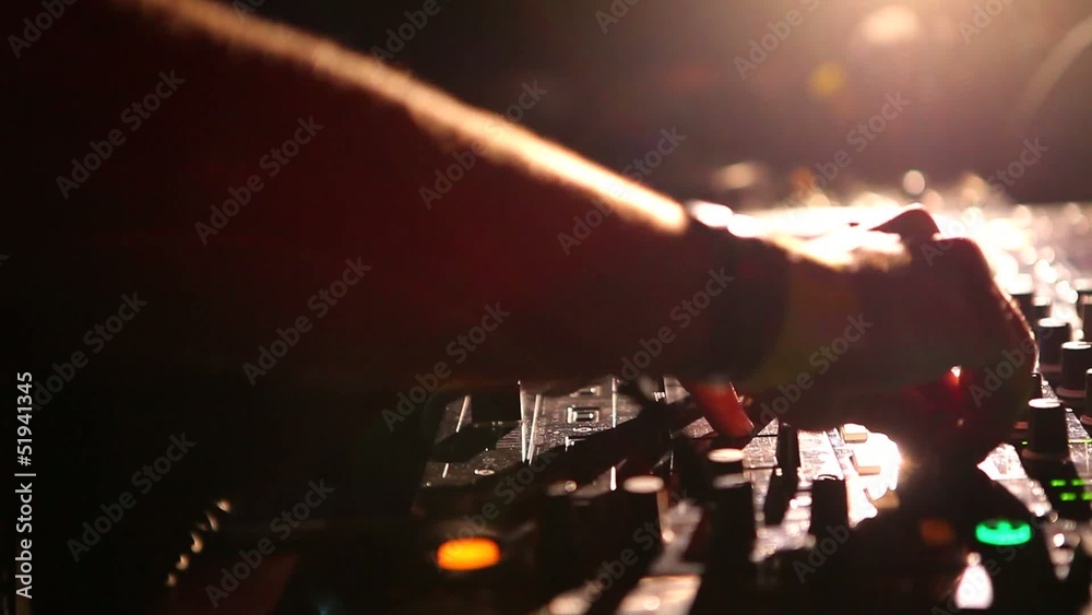 DJ