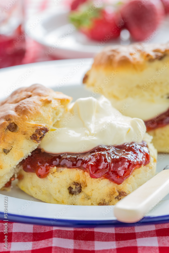 Fruit scones with strawberry preserve